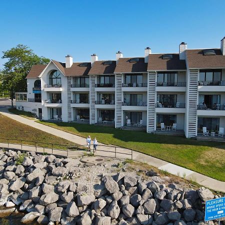 105 Edgewater Inn Charlevoix Exteriör bild