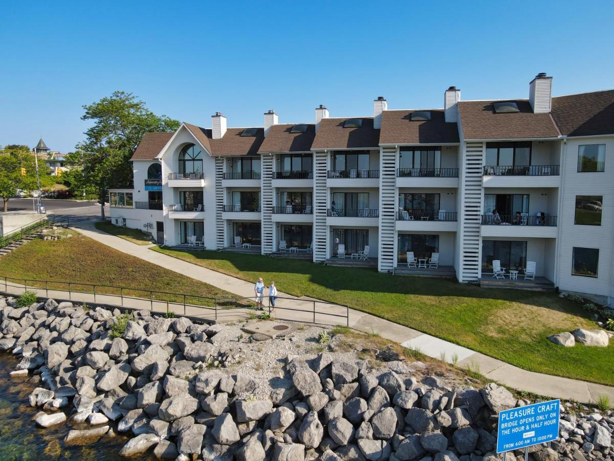 105 Edgewater Inn Charlevoix Exteriör bild